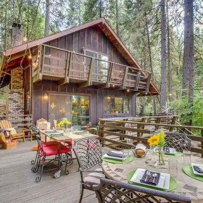Walk Downtown Arnold Cabin with Large Deck!