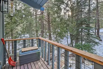 Gallery image of 2 Mi to Beach Incline Village Cabin with Patio! in Incline Village