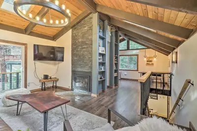 Gallery image of 2 Mi to Beach Incline Village Cabin with Patio! in Incline Village