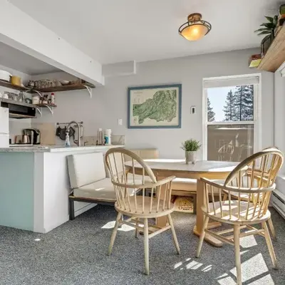 Great Location Corner Condo - Tamarack #10 Pets Ok