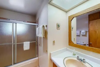 Gallery image of Nunes Cabin in Bass Lake