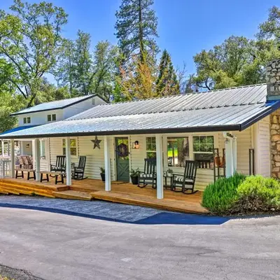 Steps to Dtwn Murphys Cottage with Furnished Porch