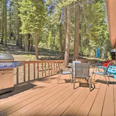 Wraparound Deck and Pool Access Truckee Cabin