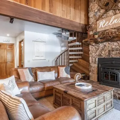 Mammoth Pines #7 Newly updated 2 Bedroom plus Loft
