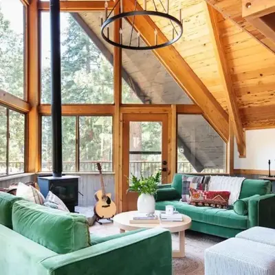 Timberline by AvantStay Stunning Chalet Cabin w Hot Tub Pool Table Home Theater