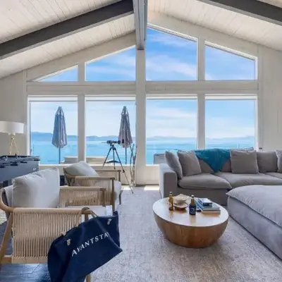 Lakeview by AvantStay Private Waterfront Cabin on Lake Tahoe w Hot Tub Views
