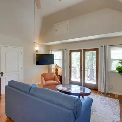 Colfax Getaway with Hot Tub
