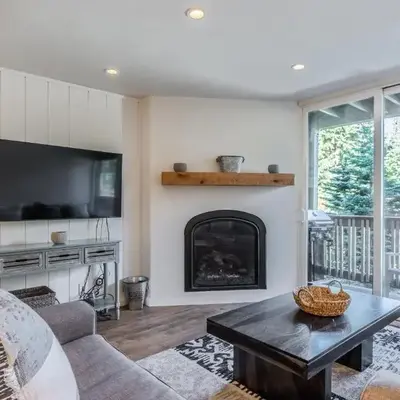 Highly updated 1 Bedroom plus den