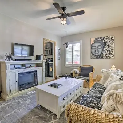 Hot Tub and Walk to Midtown! Reno Retreat