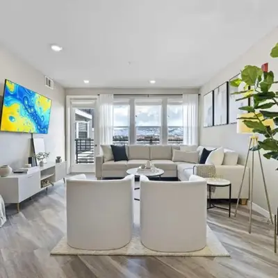 Designer Apt w Jacuzzi Walk To Casino & iMax