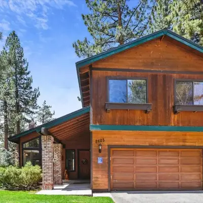 Minutes From Heavenly Valley & Lake Tahoe Beaches