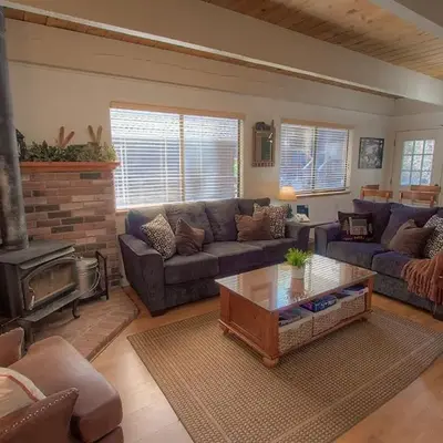Cozy Mountain Hideaway home