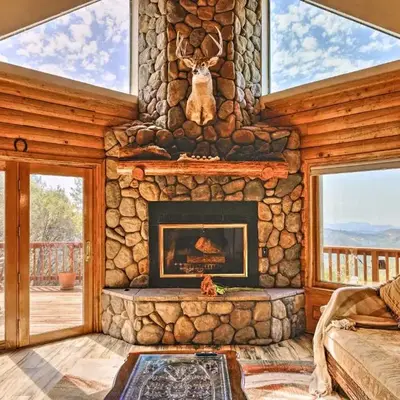 Stunning Log Cabin with Great Views