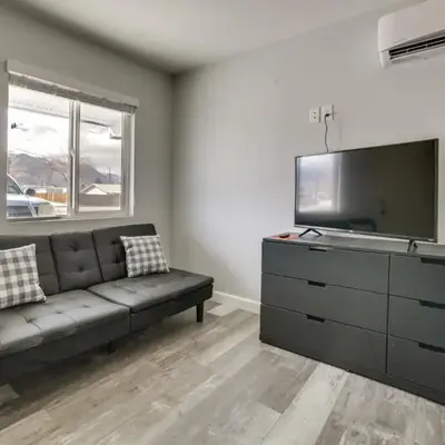 Updated Hawthorne Apartment