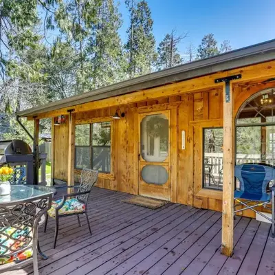 9 Mi to Bass Lake Cabin with Fire Pit in Wishon!